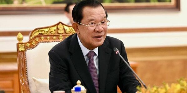សម្តេចតេជោ ហ៊ុន សែន» ស្នើអាម៉េរិក ឃ្លាំមើលសកម្មភាពរាយបន្លាលួសតាមព្រំដែនពីសំណាក់កងទ័ពថៃ…